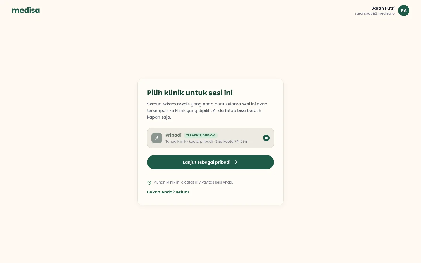 Layar pemilihan klinik menampilkan opsi Pribadi beserta sisa kuota dan tombol lanjut sebagai pribadi