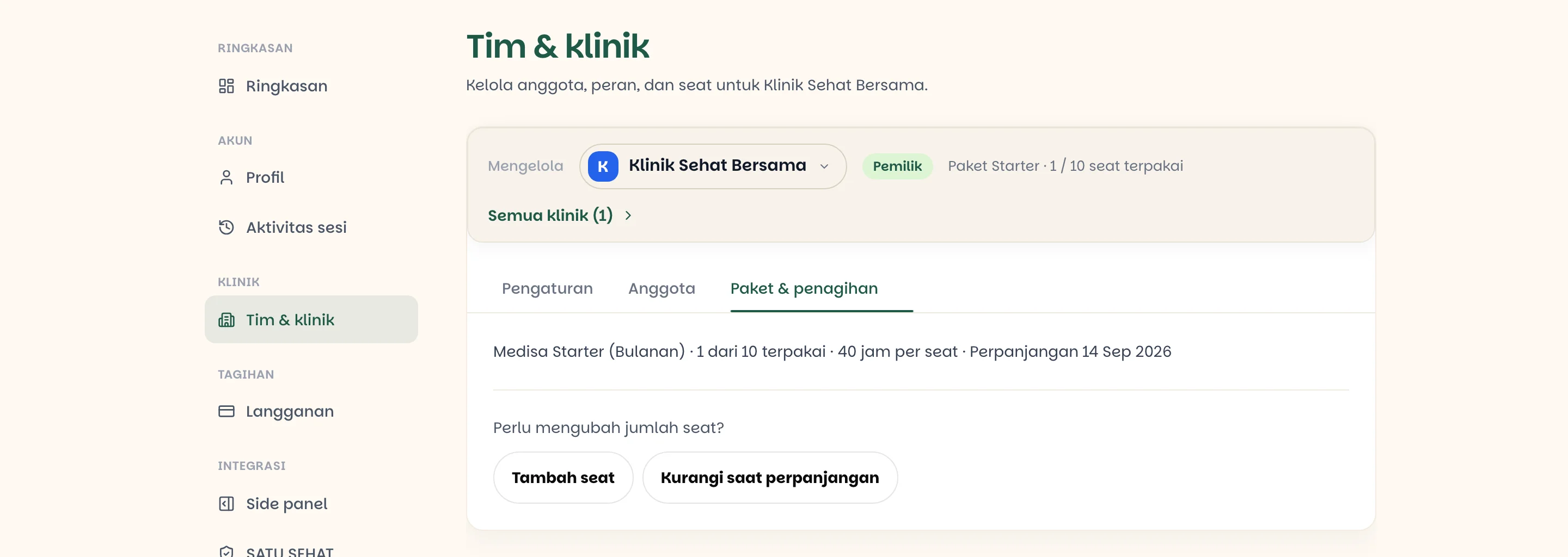 Ringkasan klinik aktif: Medisa Starter bulanan, 1 dari 10 seat terpakai, 40 jam per seat, tanggal perpanjangan, serta tombol Tambah seat dan Kurangi saat perpanjangan