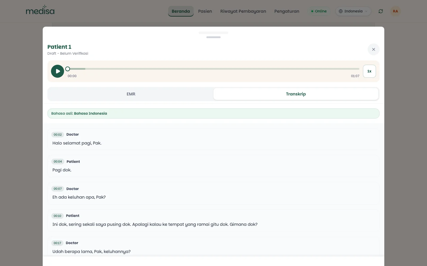Tab Transkrip menampilkan percakapan dengan label pembicara Doctor dan Patient serta stempel waktu di setiap giliran bicara